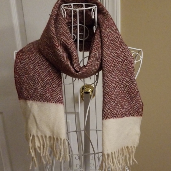 Scarf - Picture 2 of 5